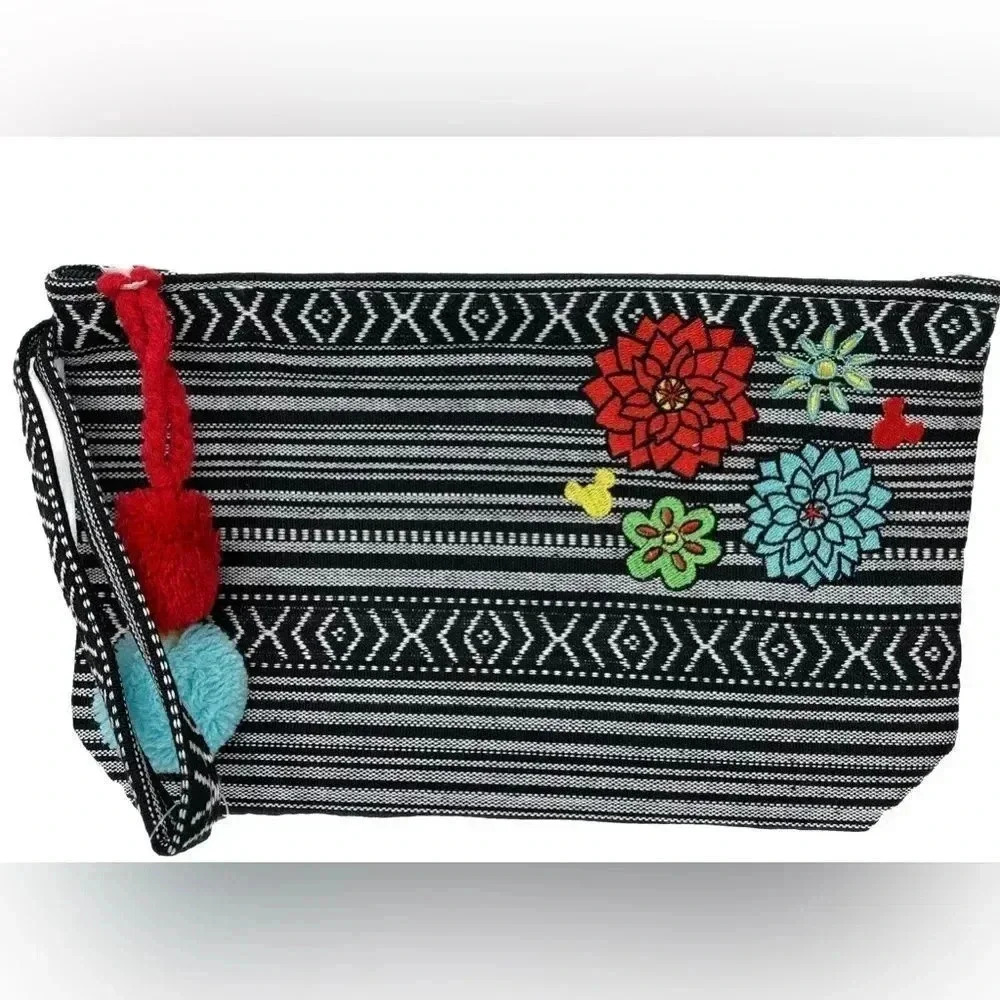 NWOT Disney Epcot Mexico World Showcase Mickey Embroidered Wristlet